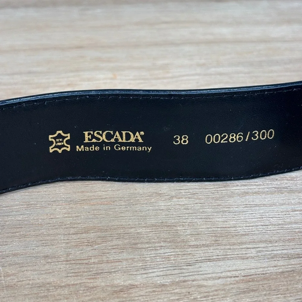 Escada Vintage Black Leather Croc Embossed Belt Gold Logo Buckle Germany 38 - Picture 3 of 8